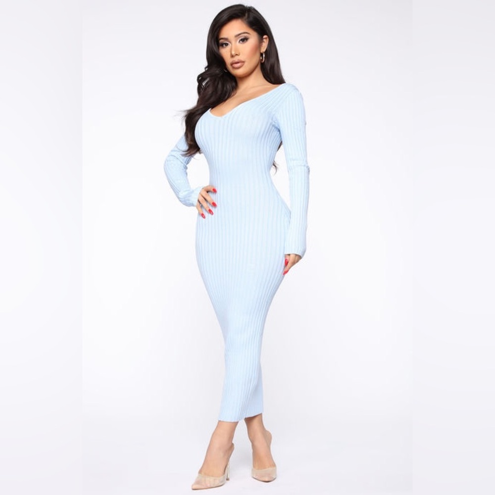 Kallan Knit Dress – Blue (Long Sleeve, V-Neck) • Size M